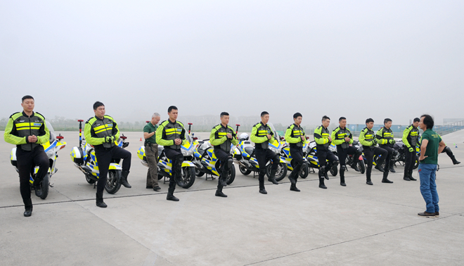 安路,广州交警,摩托车培训,警保培训,特种骑行培训,战术驾驶培训
