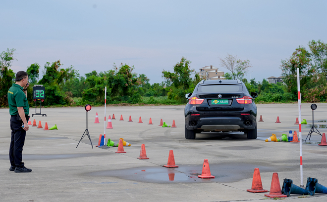 安路,特种驾驶,战术驾驶,侧滑管控,飘易环,侧滑车,EASYDIRFT,SKIDCAR