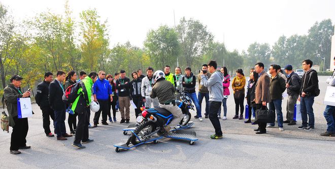 安路,侧滑摩托,skidbike,摩托车培训,黄世钊