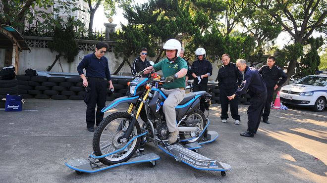 安路,侧滑摩托,skidbike,摩托车培训,黄世钊