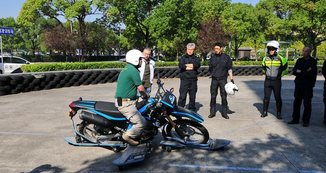 安路,侧滑摩托,skidbike,摩托车培训,黄世钊