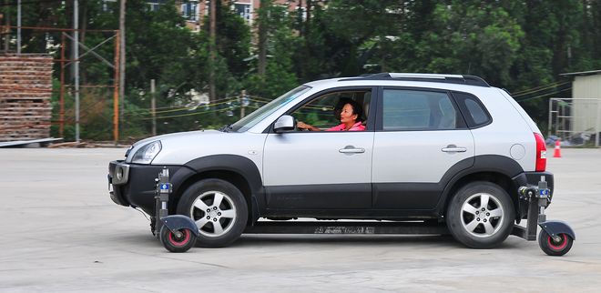 安路,侧滑培训,skidcar,驾驶安全培训,埃尔夫润滑油,防御性驾驶,三源色试驾场地