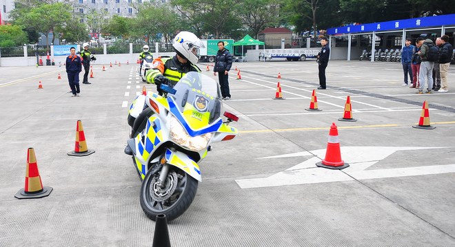 安路,驾驶安全培训,skidbike,警务摩托培训,摩托培训,深圳机动大队