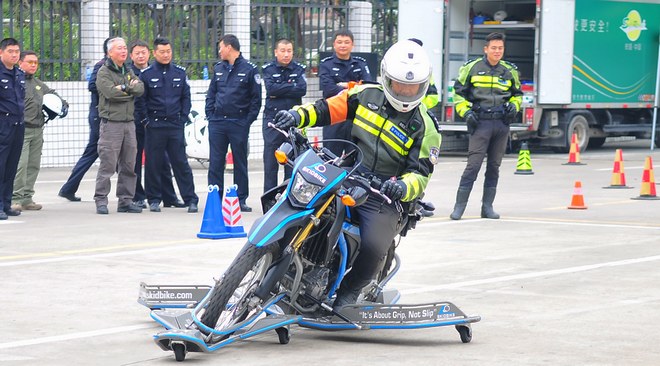 安路,驾驶安全培训,skidbike,警务摩托培训,摩托培训,深圳机动大队
