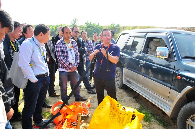 安路,驾驶安全培训,skidcar,驾驶安全培训,世界宣明会,防御性驾驶,福岗赛车场
