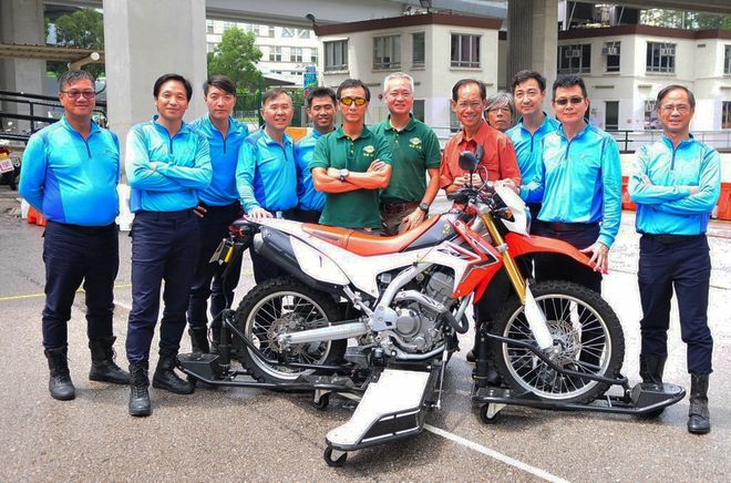 侧滑摩托,skidbike,香港驾驶学院,黄世钊,安路