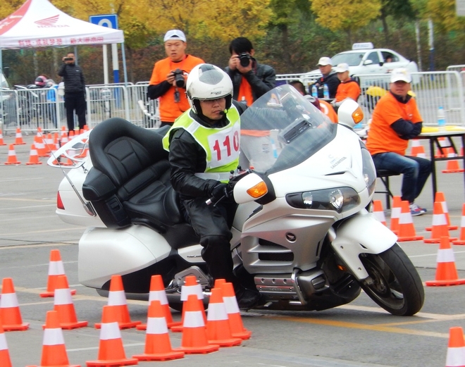 安路,摩托车培训,摩托技能,骑行技能