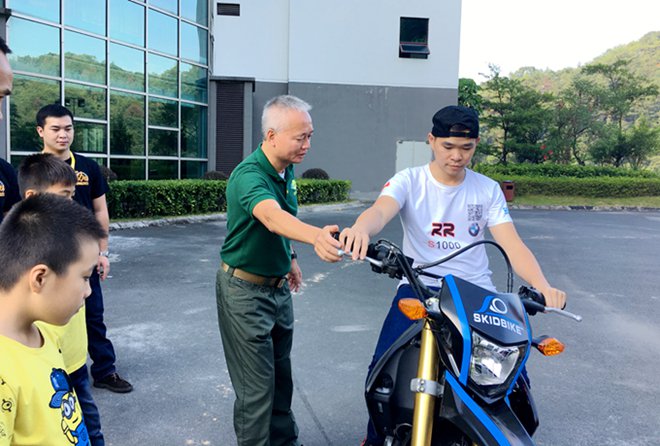 动力大联盟,侧滑摩托架,Skidbike,安路