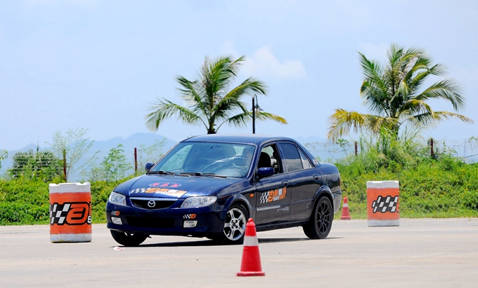 赛车手,赛车培训,飘易驾控,飘易环,easydrift
