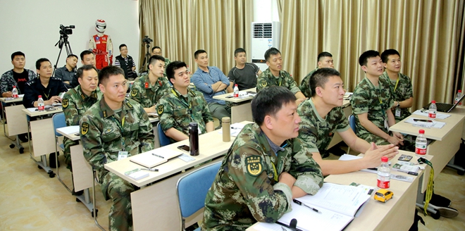 公安警卫培训,特种驾驶培训,驾驶安全培训,武警,安路,苏华龙,公安警卫特种驾驶培训