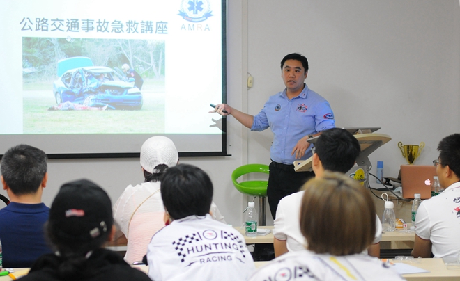 豪霆赛车,苏华龙,防御性驾驶培训,飘易环,侧滑车,安路,王峰,黄世钊,亚洲赛车救援协会