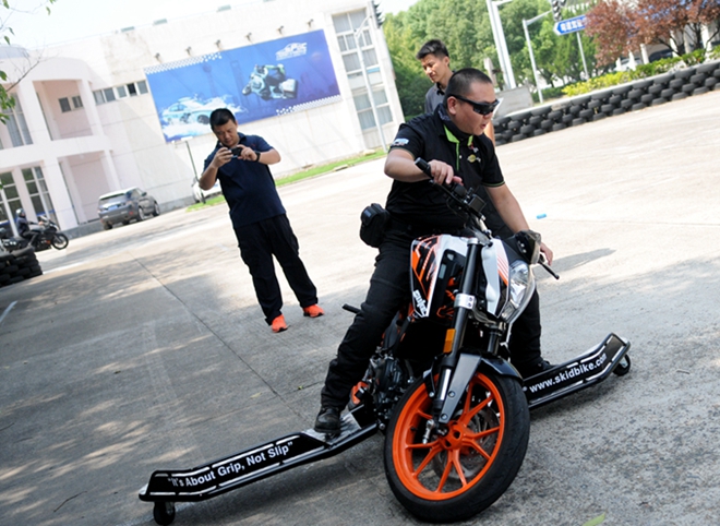 skidbike,安路,上海公安学院,摩托车侧滑模拟架,摩托训练设备