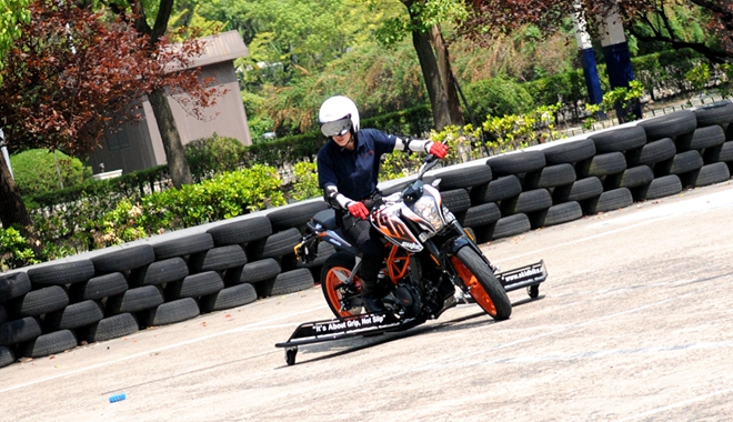 skidbike,安路,上海公安学院,摩托车侧滑模拟架,摩托训练设备