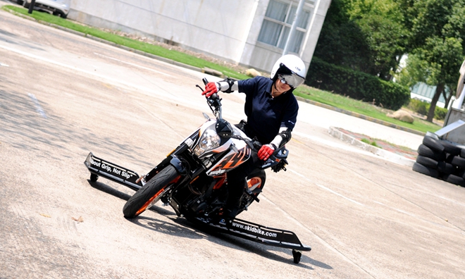 skidbike,安路,上海公安学院,摩托车侧滑模拟架,摩托训练设备