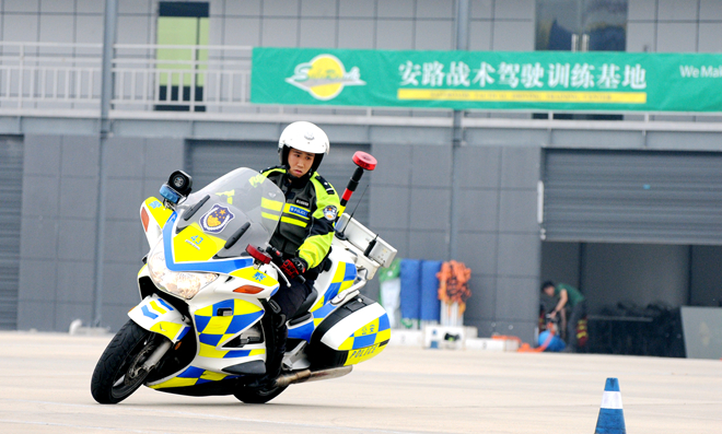 安路,广州交警,摩托车培训,警保培训,特种骑行培训,战术驾驶培训