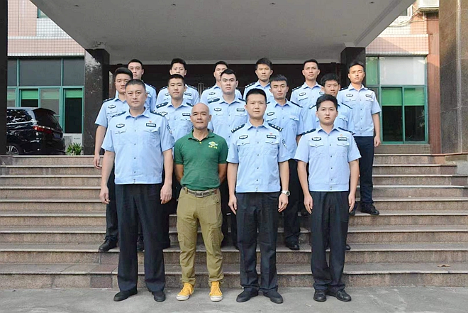 安全驾驶,驾驶安全,安路,防御性驾驶,光头佬