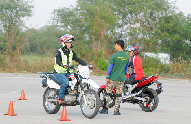 安路,saferoads,摩托车培训,骑行培训,电单车培训,高级骑行,苏华龙,赛车