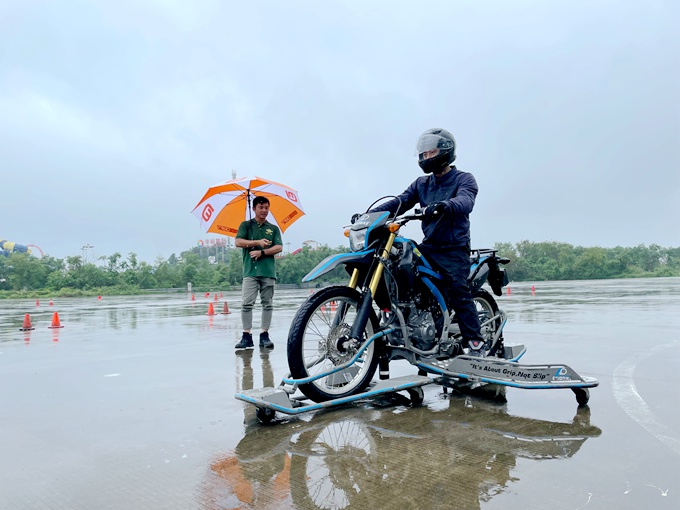 飘移,金卡纳,安路,saferoads,Gymkhana,drift,国际金卡纳比赛,飘易驾控